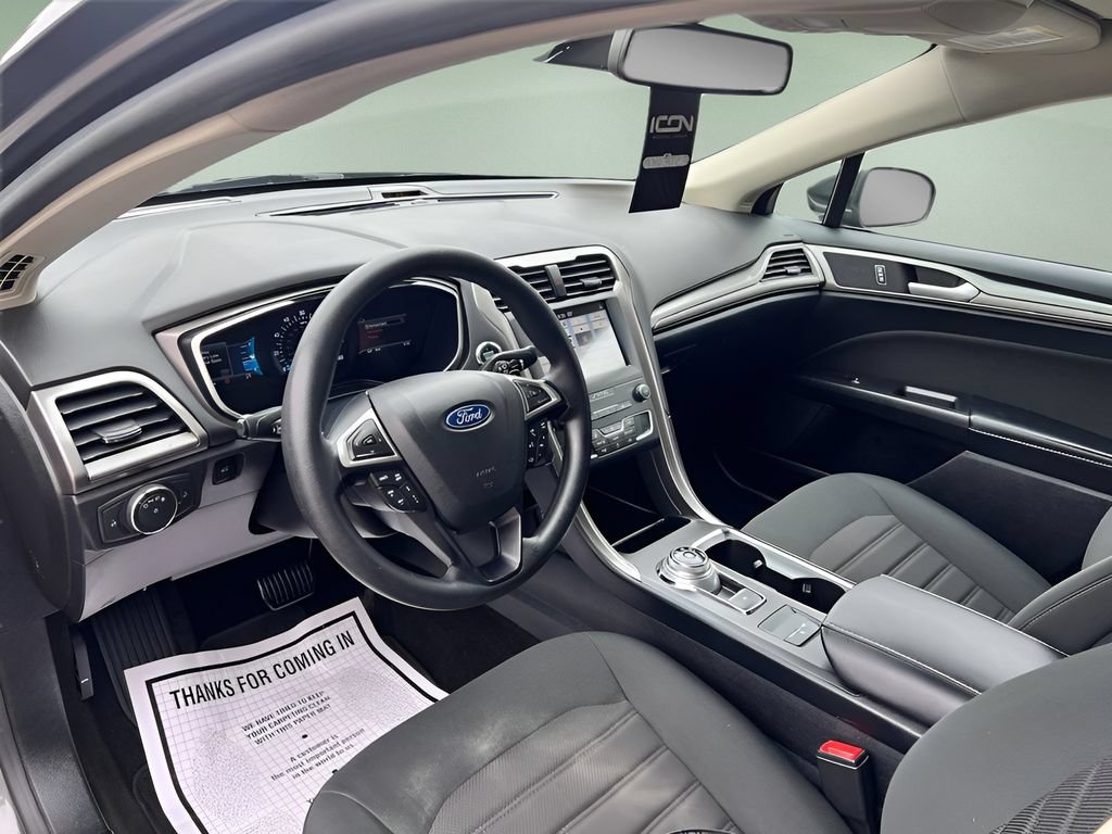 Used 2019 Ford Fusion SE FWD image 13