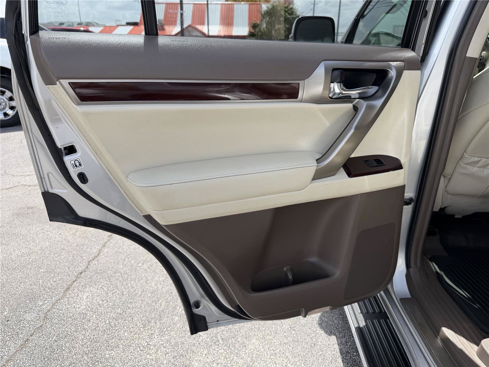 Used 2017 Lexus GX 460 Premium AWD/4WD image 17