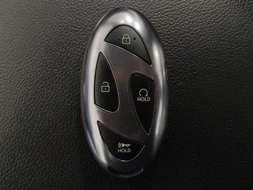 Used 2025 Hyundai Elantra Limited FWD image 32