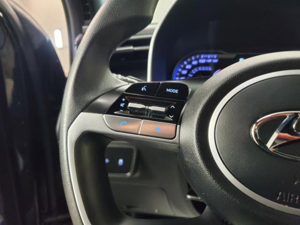 Used 2023 Hyundai Santa Cruz SE w/ Cargo Package image 14