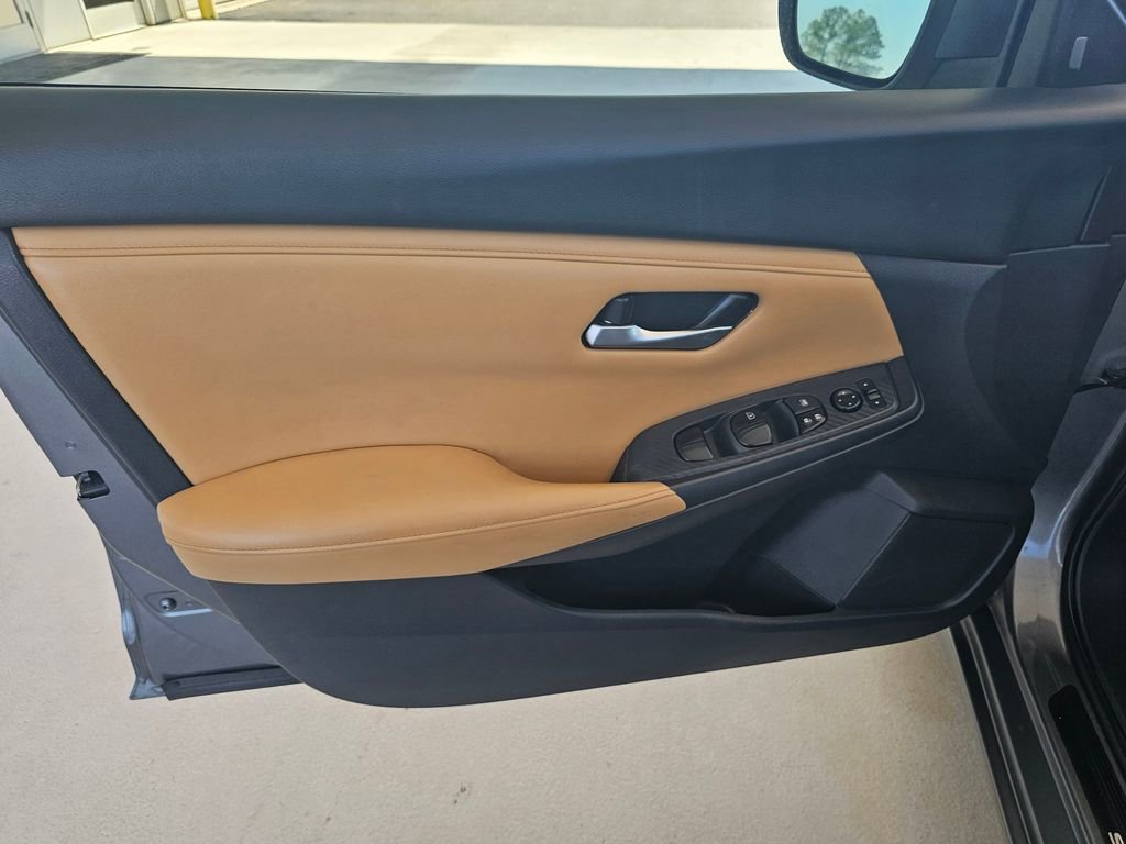 Certified 2021 Nissan Sentra SV w/ SV Premium Package FWD image 11