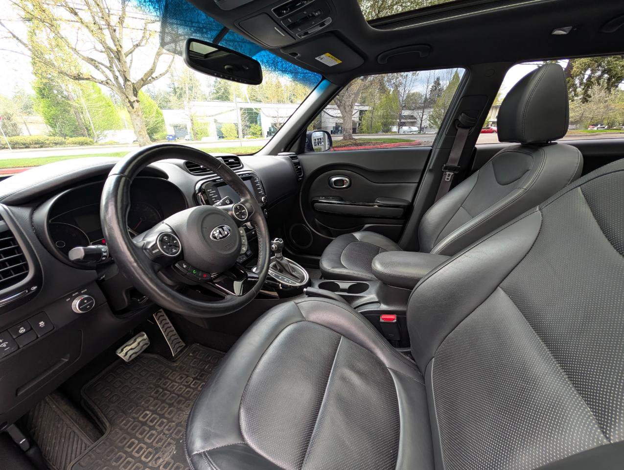 Used 2014 Kia Soul ! w/ Sun & Sound Package FWD image 7