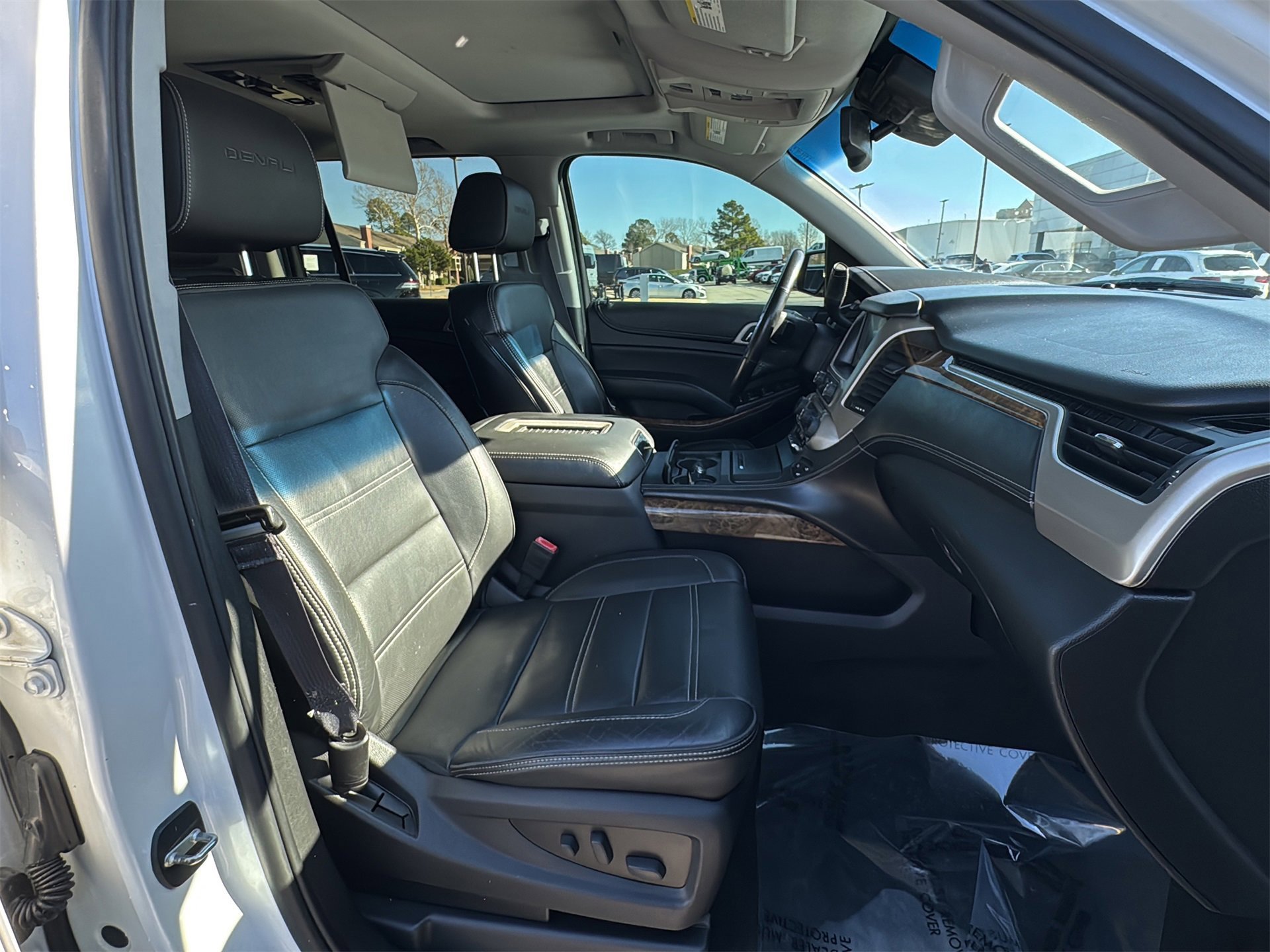 Used 2016 GMC Yukon XL Denali w/ Open Road Package image 28