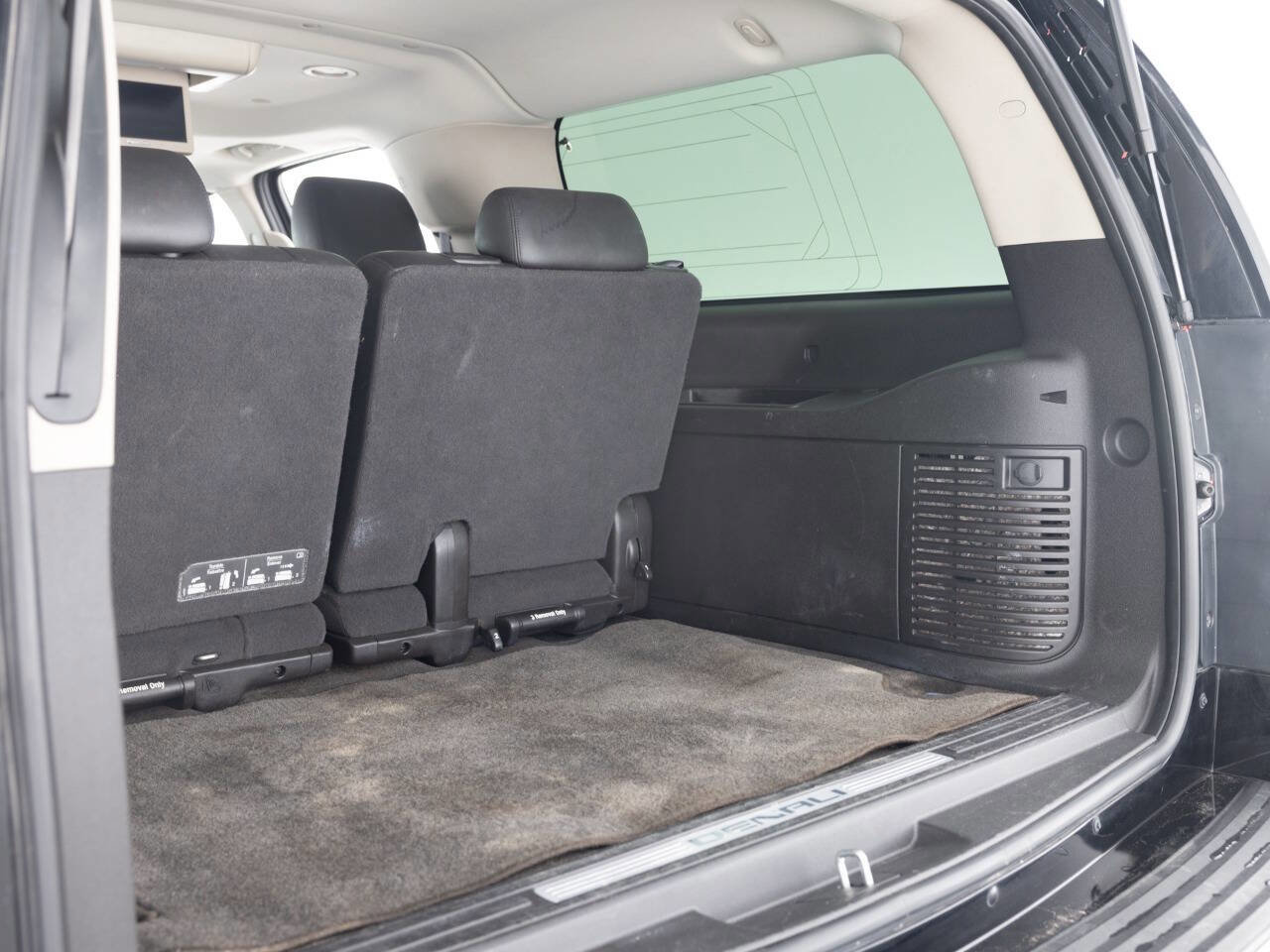 Used 2011 GMC Yukon XL Denali image 42