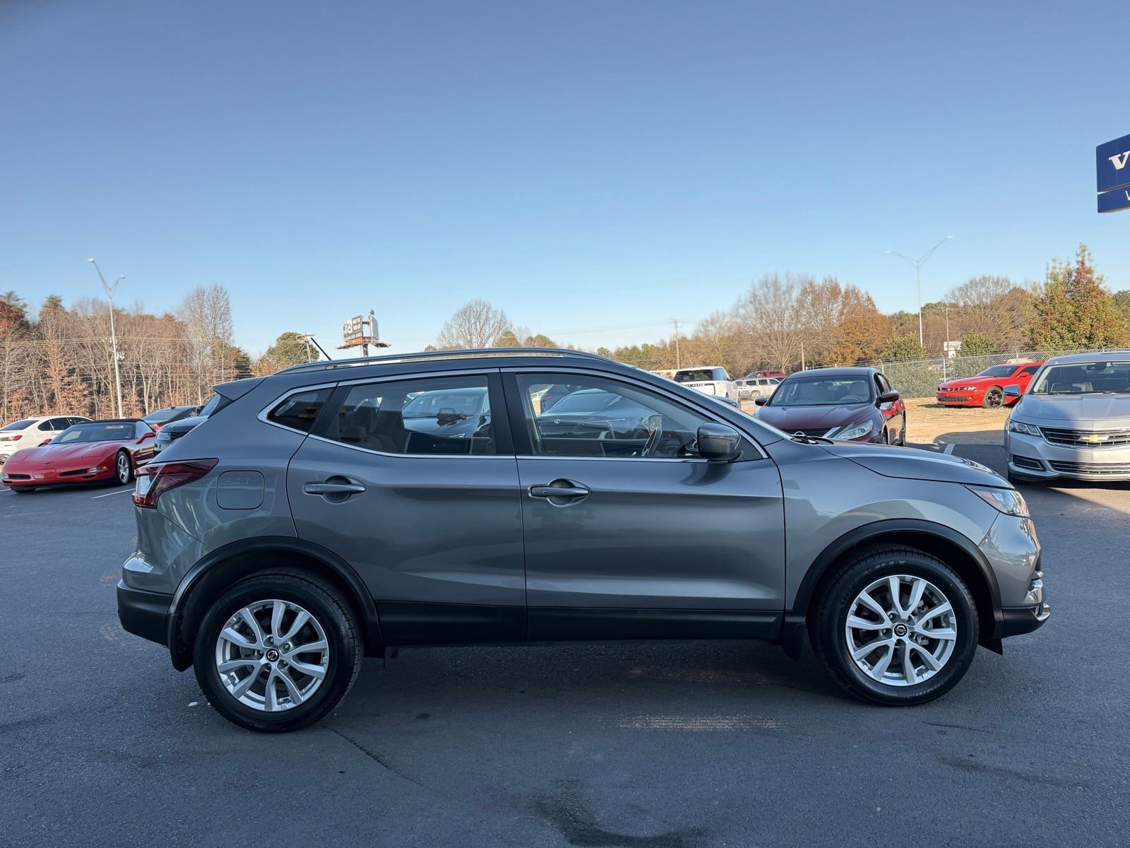 Used 2021 Nissan Rogue Sport SV image 5