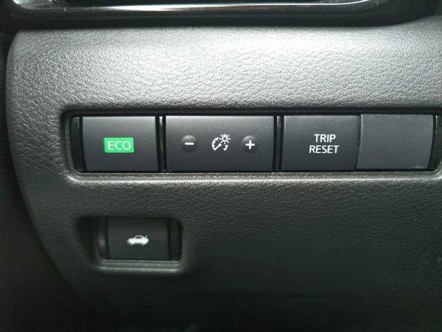 Certified 2025 Nissan Sentra SR FWD image 10