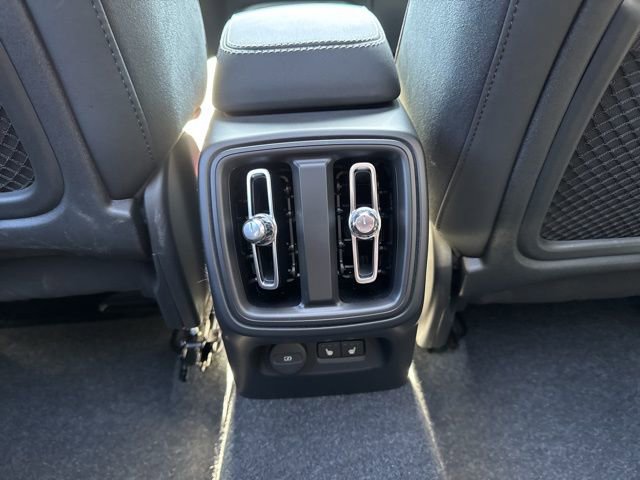 Certified 2025 Volvo XC40 B5 Plus image 17