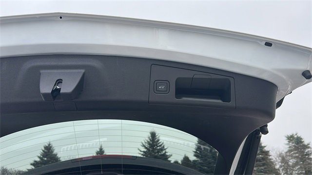 Used 2024 Cadillac XT4 Premium Luxury image 37