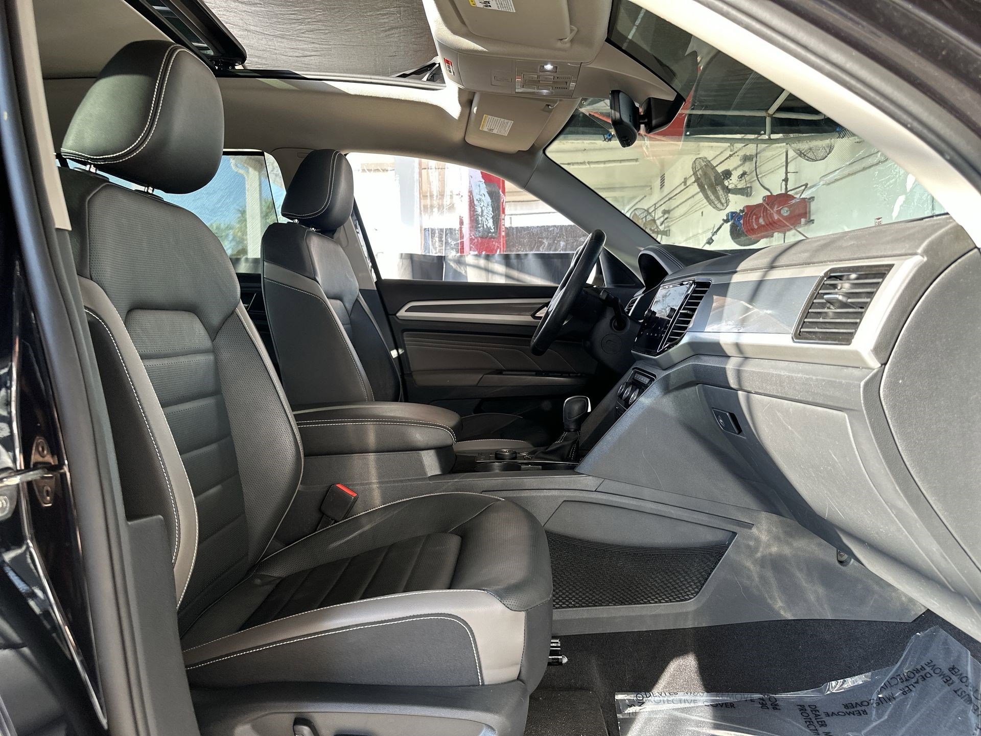 Used 2023 Volkswagen Atlas SEL Premium image 27