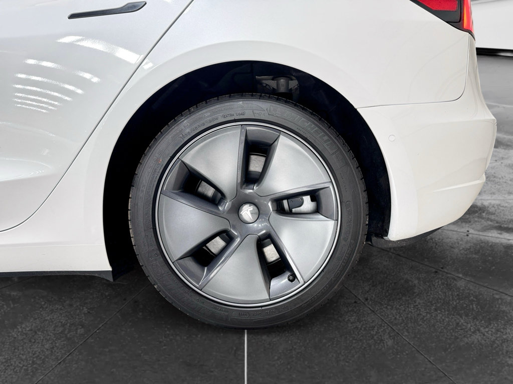 Used 2022 Tesla Model 3 Long Range AWD/4WD image 31