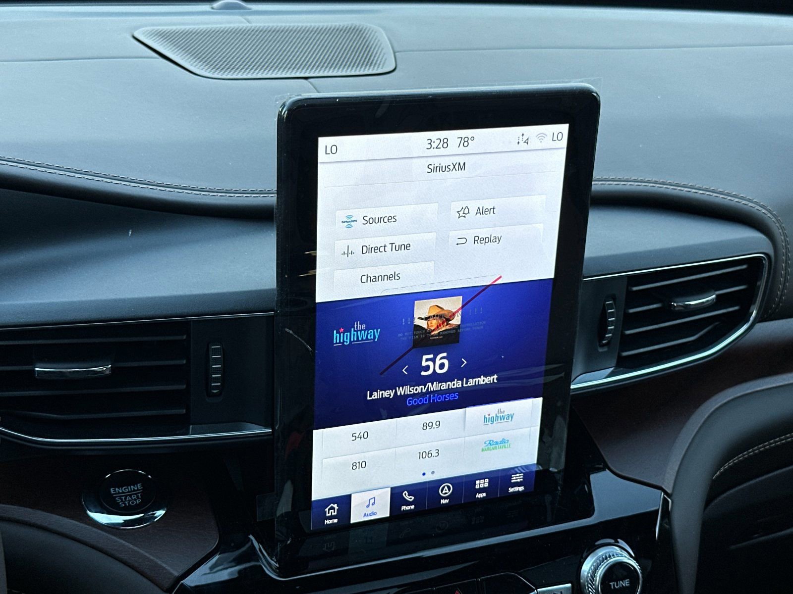 New 2024 Ford Explorer King Ranch w/ Technology Package RWD image 22