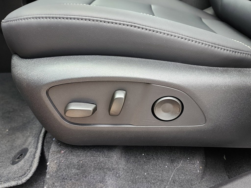 New 2025 GMC Acadia Elevation w/ Super Cruise Package image 18