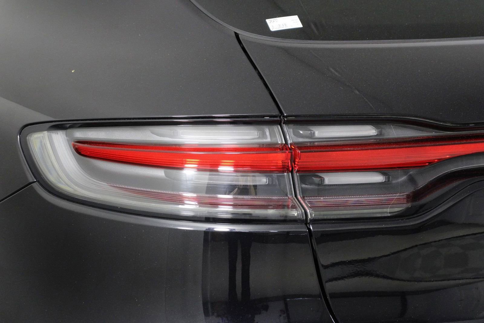 Certified 2023 Porsche Macan S image 21