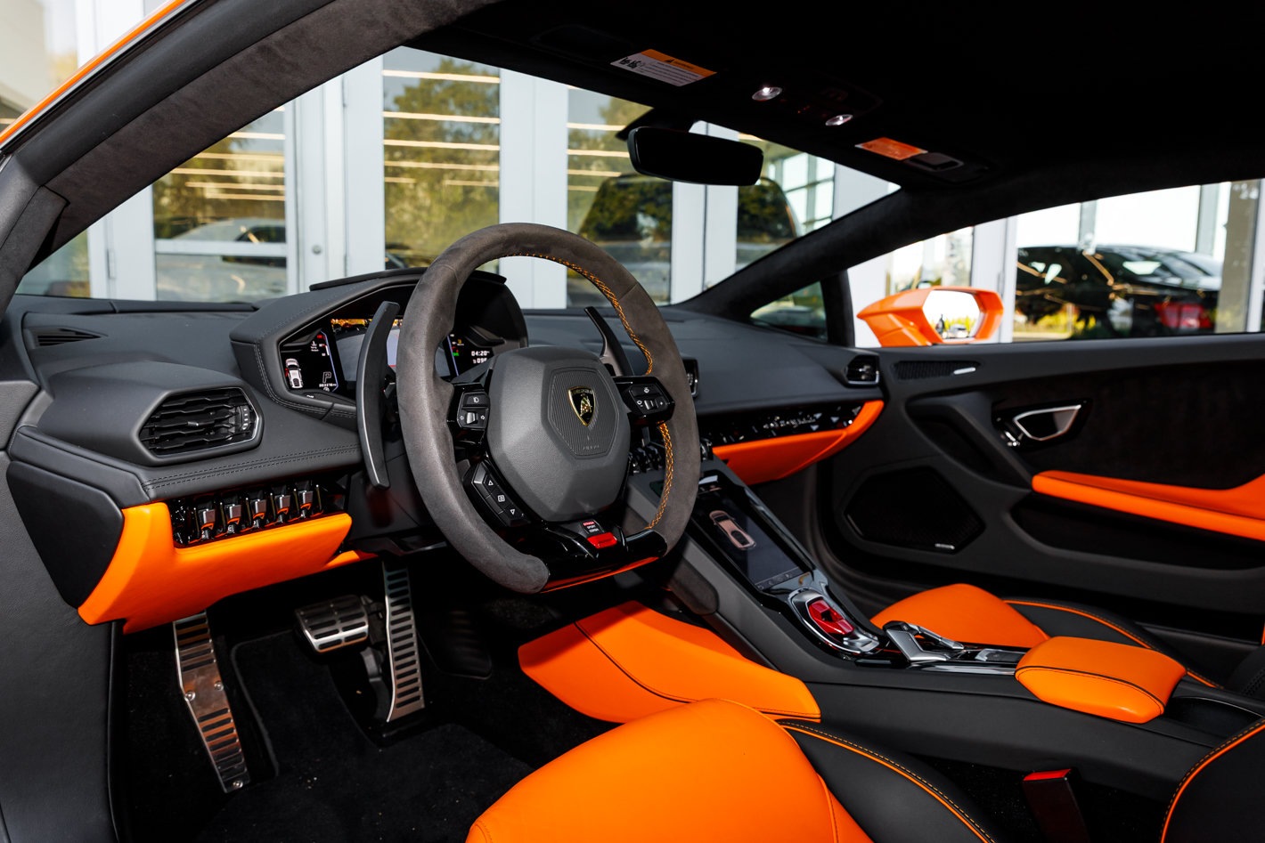 Used 2023 Lamborghini Huracan EVO RWD image 31