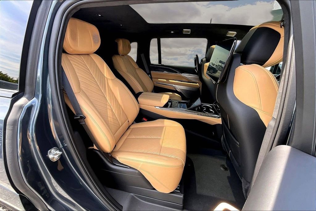 Certified 2026 Cadillac Escalade IQ Sport 2 AWD/4WD image 25