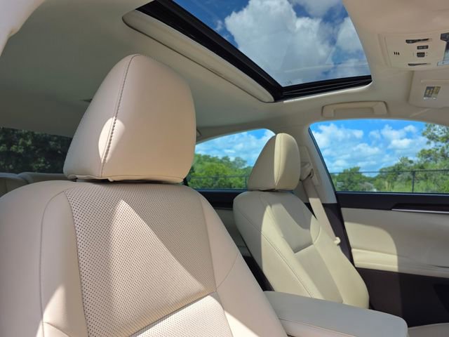 Used 2016 Lexus ES 350 w/ Premium Package w/Wood Trim FWD image 11