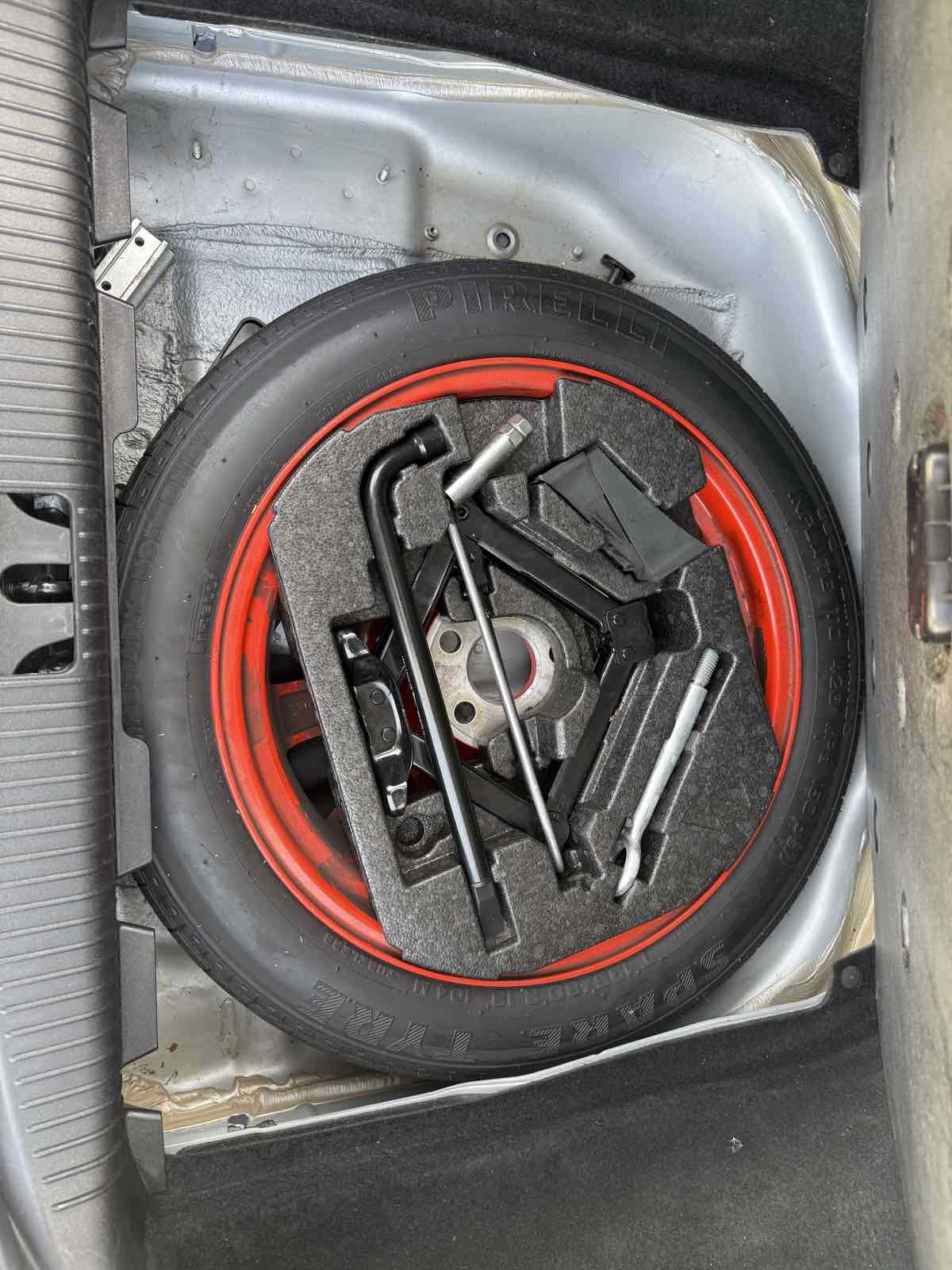 Used 2011 Jaguar XK image 16