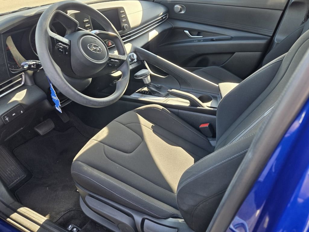Used 2023 Hyundai Elantra SEL w/ Cargo Package FWD image 10