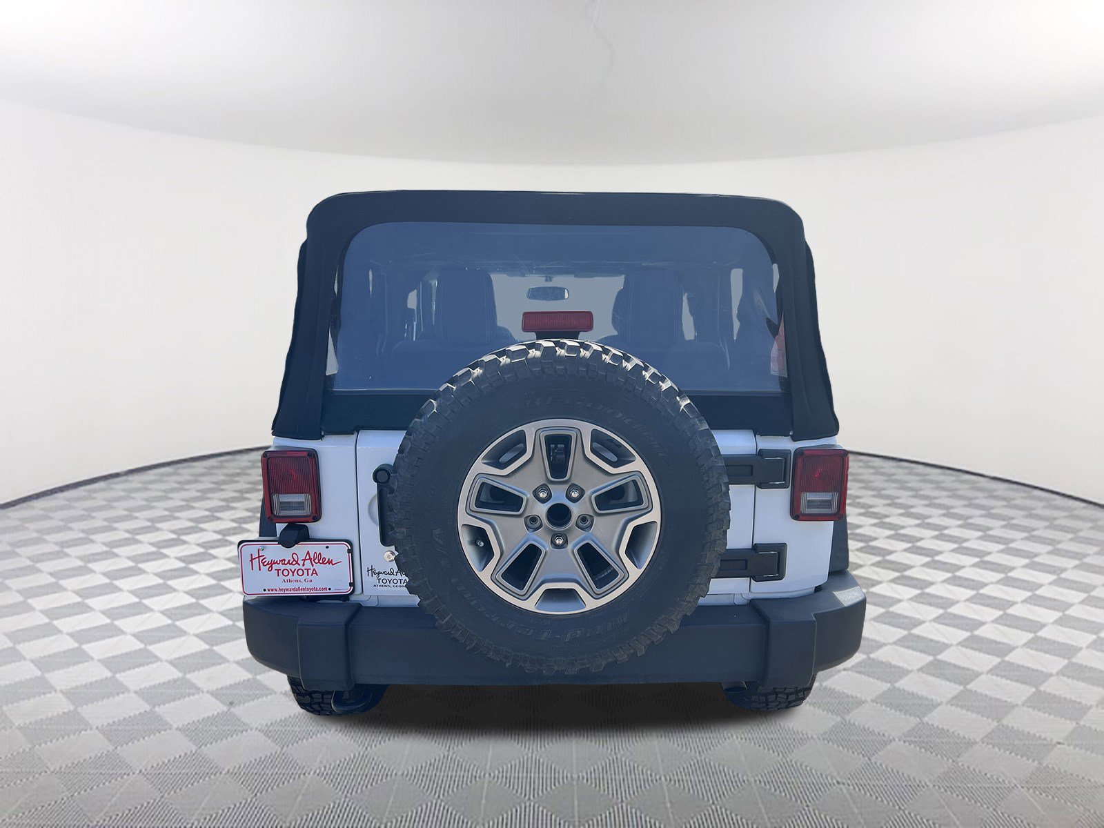 Used 2018 Jeep Wrangler Rubicon w/ Power Convenience Group image 16