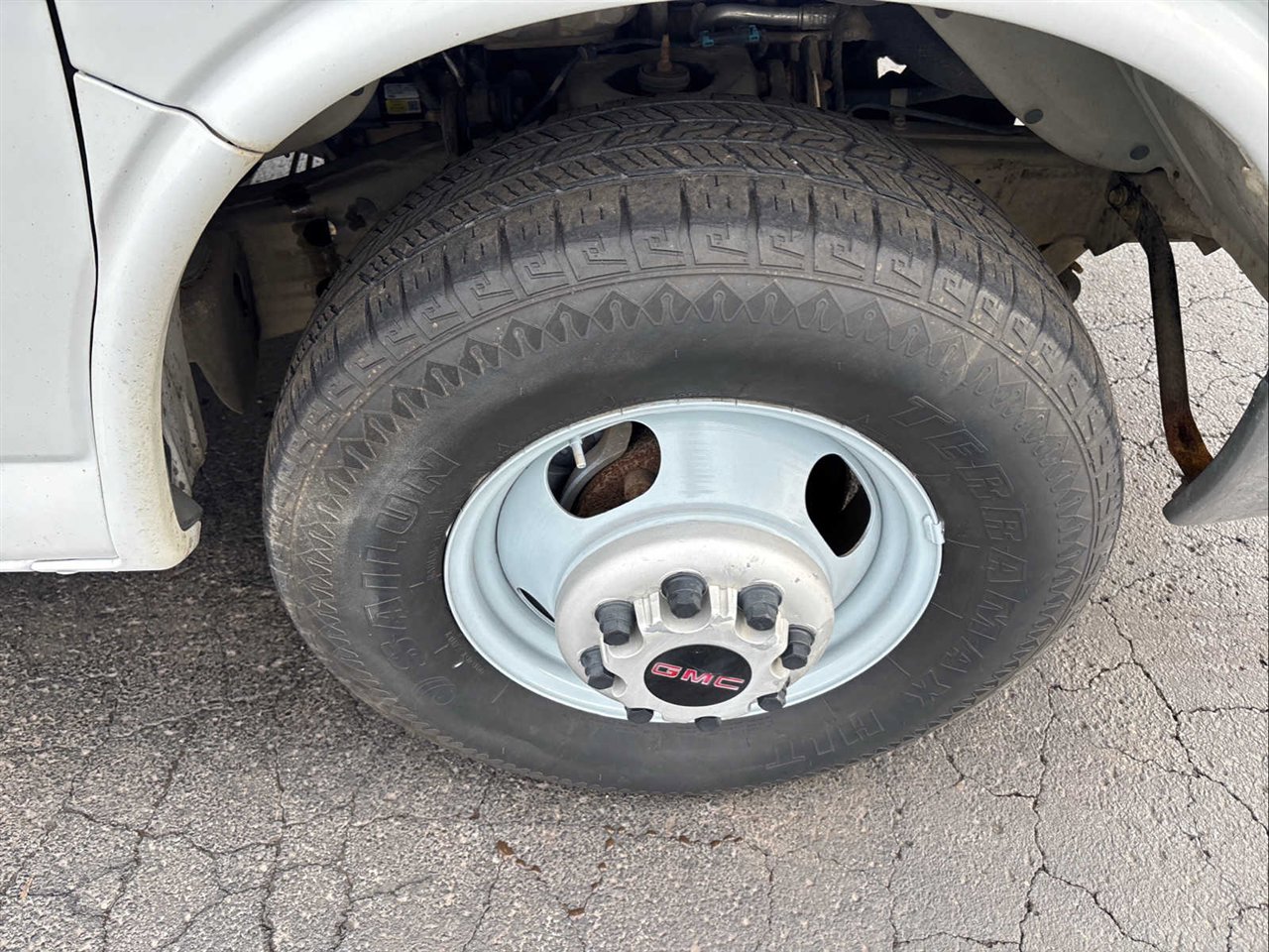 Used 2017 GMC Savana 3500 image 17