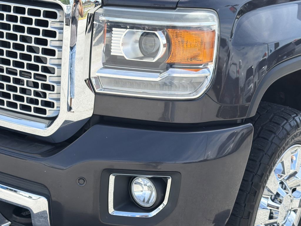 Used 2015 GMC Sierra 2500 Denali w/ Duramax Plus Package AWD/4WD image 28