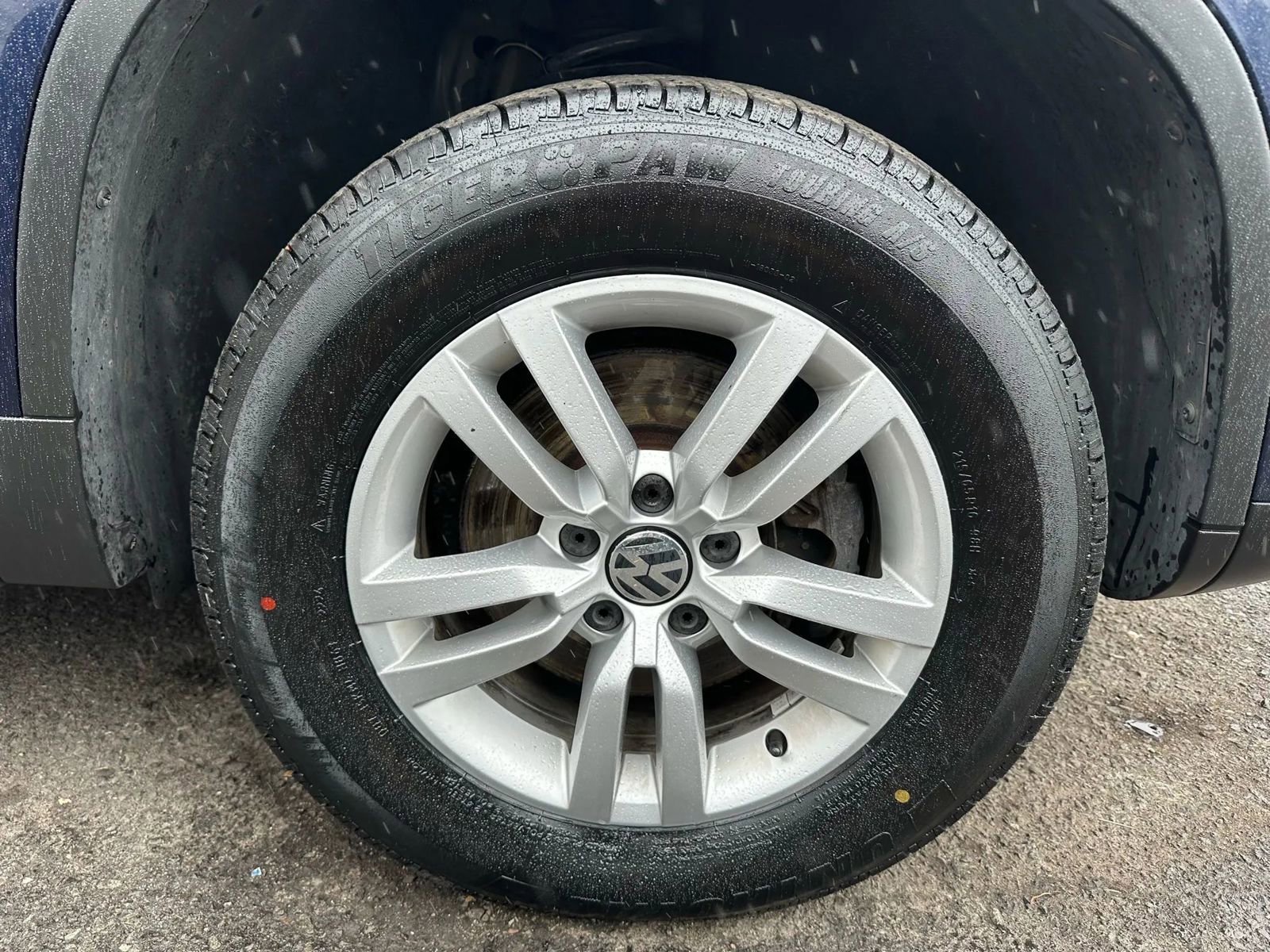 Used 2016 Volkswagen Tiguan S image 32