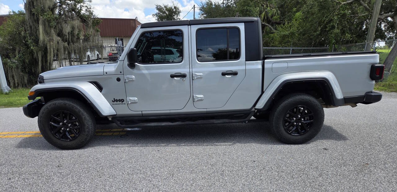 Used 2023 Jeep Gladiator Sport AWD/4WD image 1