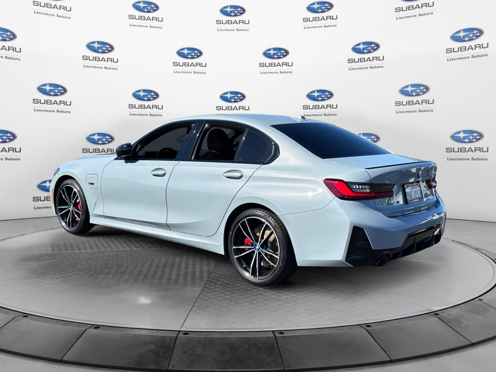 Used 2023 BMW 330e w/ M Sport Package RWD image 4