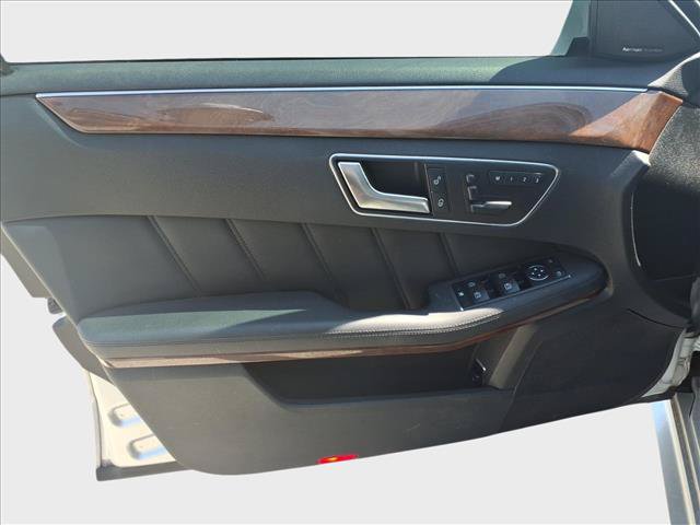 Used 2013 Mercedes-Benz E 350 4MATIC Sedan image 15