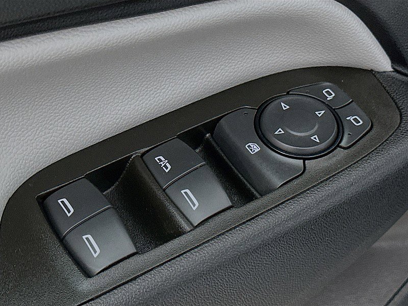 Used 2023 Chevrolet Equinox LS image 18