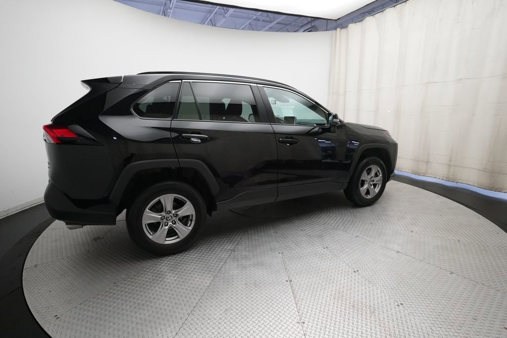 Used 2025 Toyota RAV4 XLE image 33