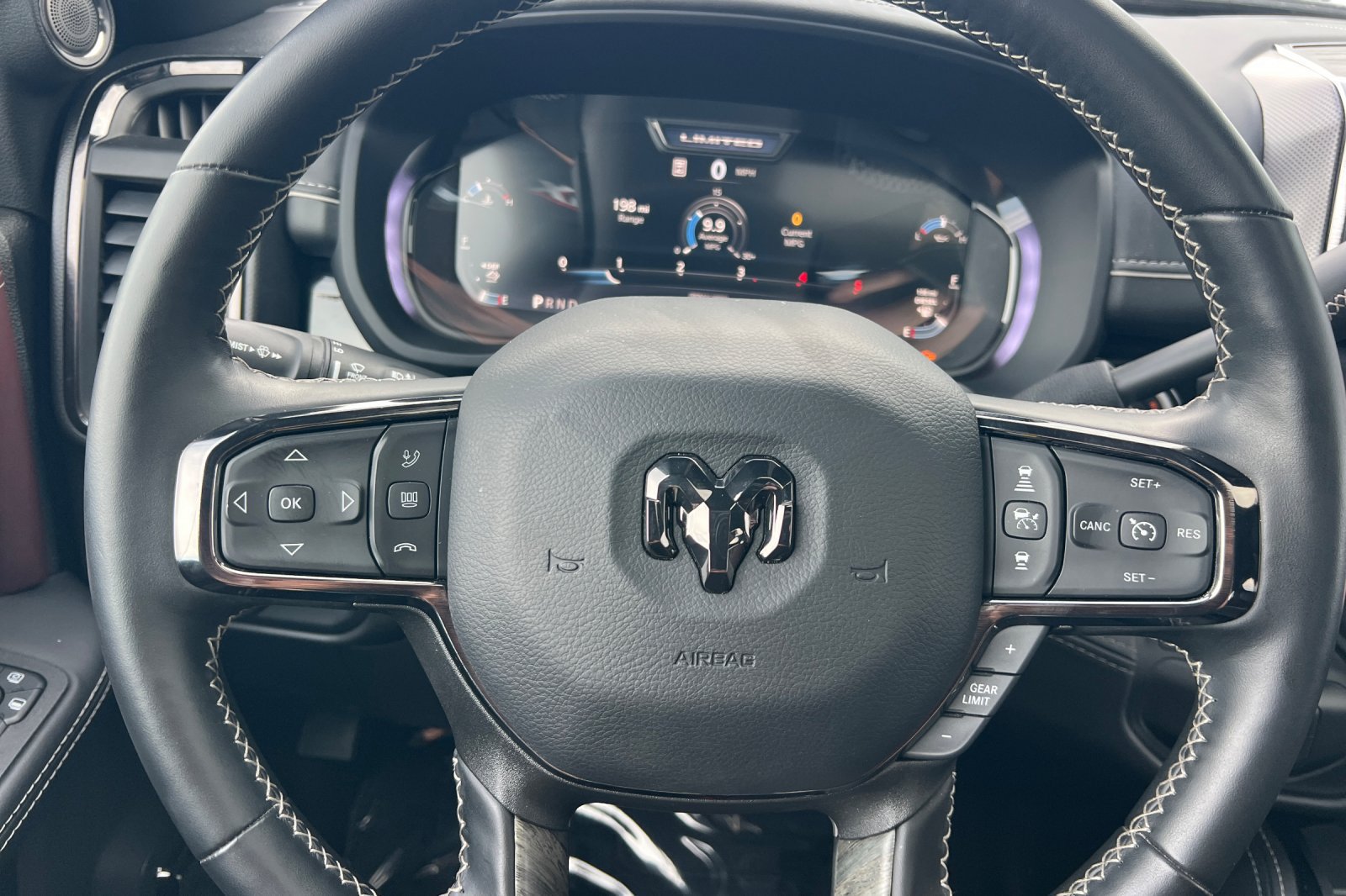 Used 2025 RAM 3500 Limited AWD/4WD image 27