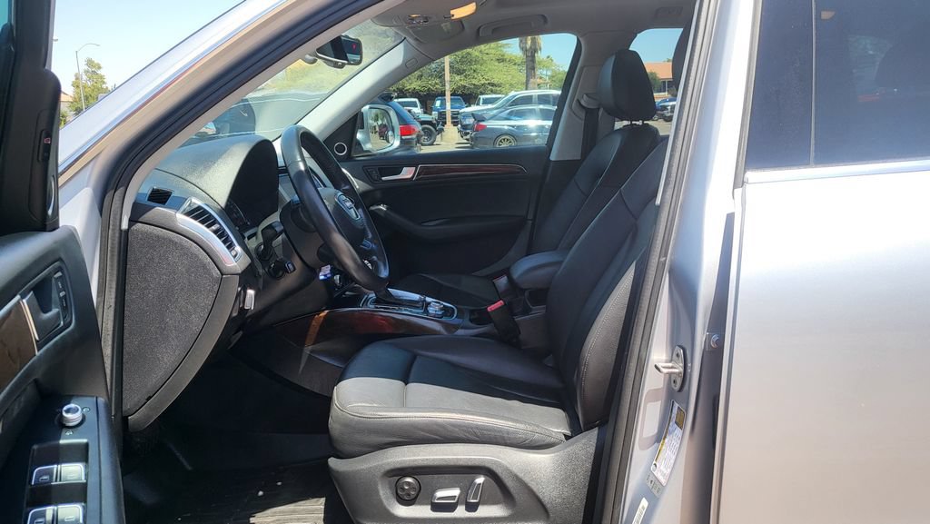 Used 2016 Audi Q5 2.0T Premium Plus w/ Technology Package AWD/4WD image 27