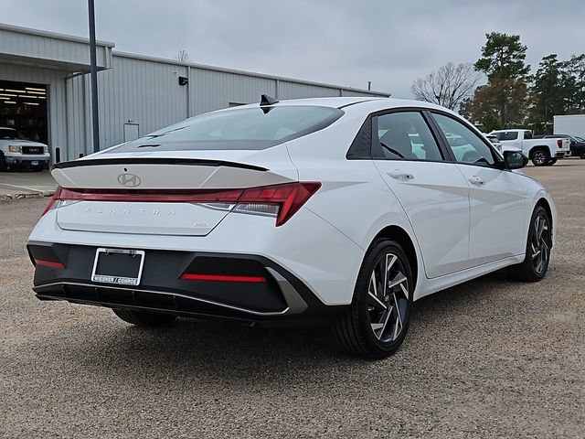 Used 2025 Hyundai Elantra SEL FWD image 5