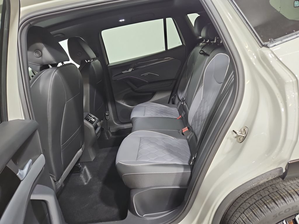 New 2026 Volkswagen Tiguan SEL R-Line AWD/4WD image 23