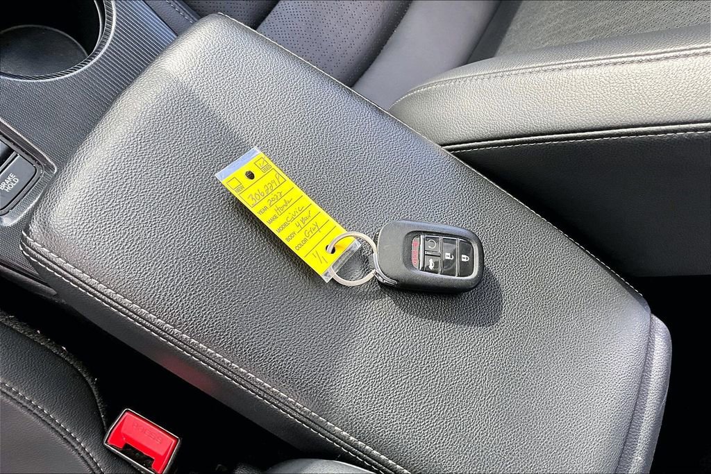Used 2022 Honda Civic Touring image 9