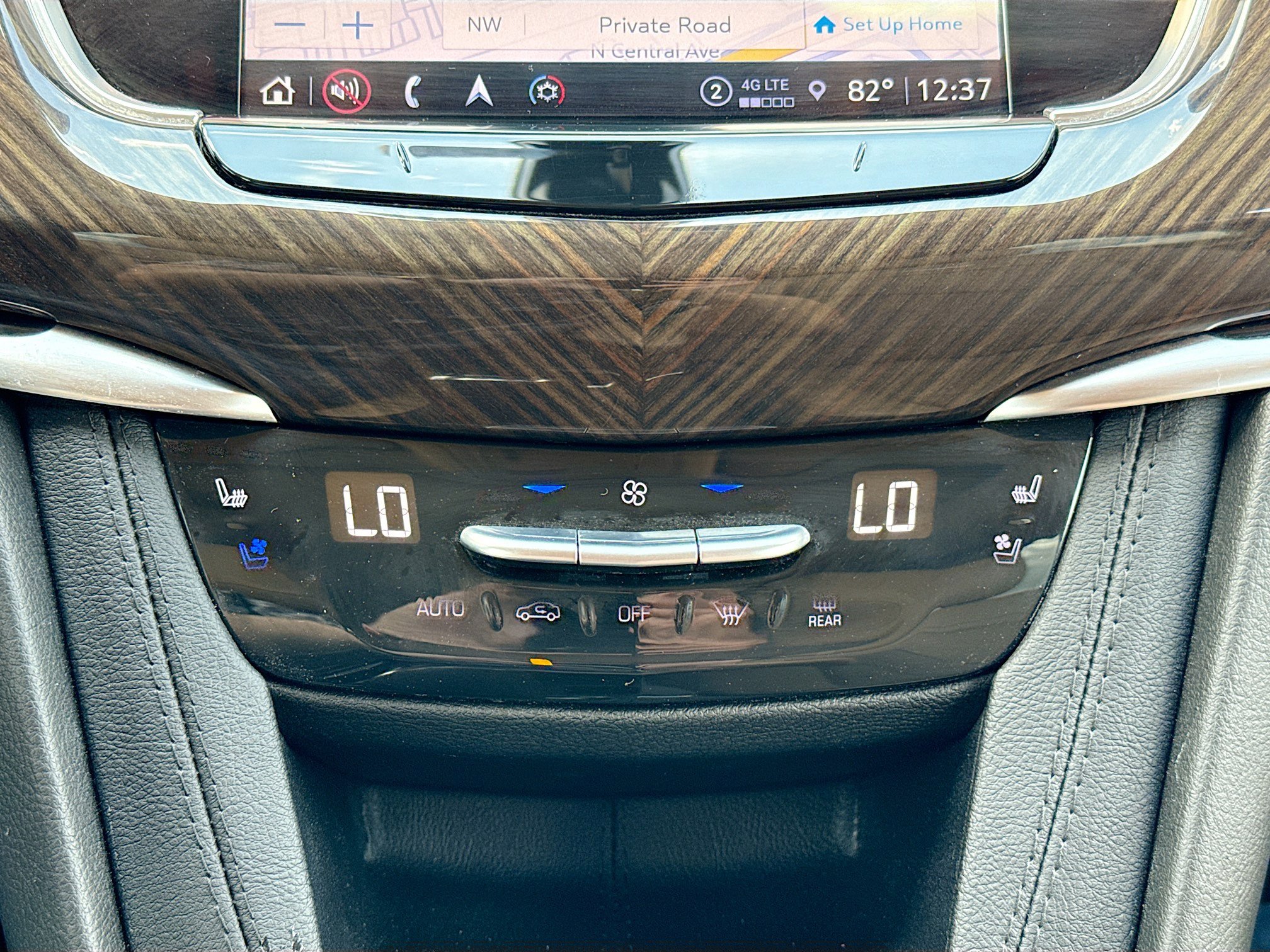 Used 2024 Cadillac XT6 Premium Luxury w/ Platinum Package AWD/4WD image 37