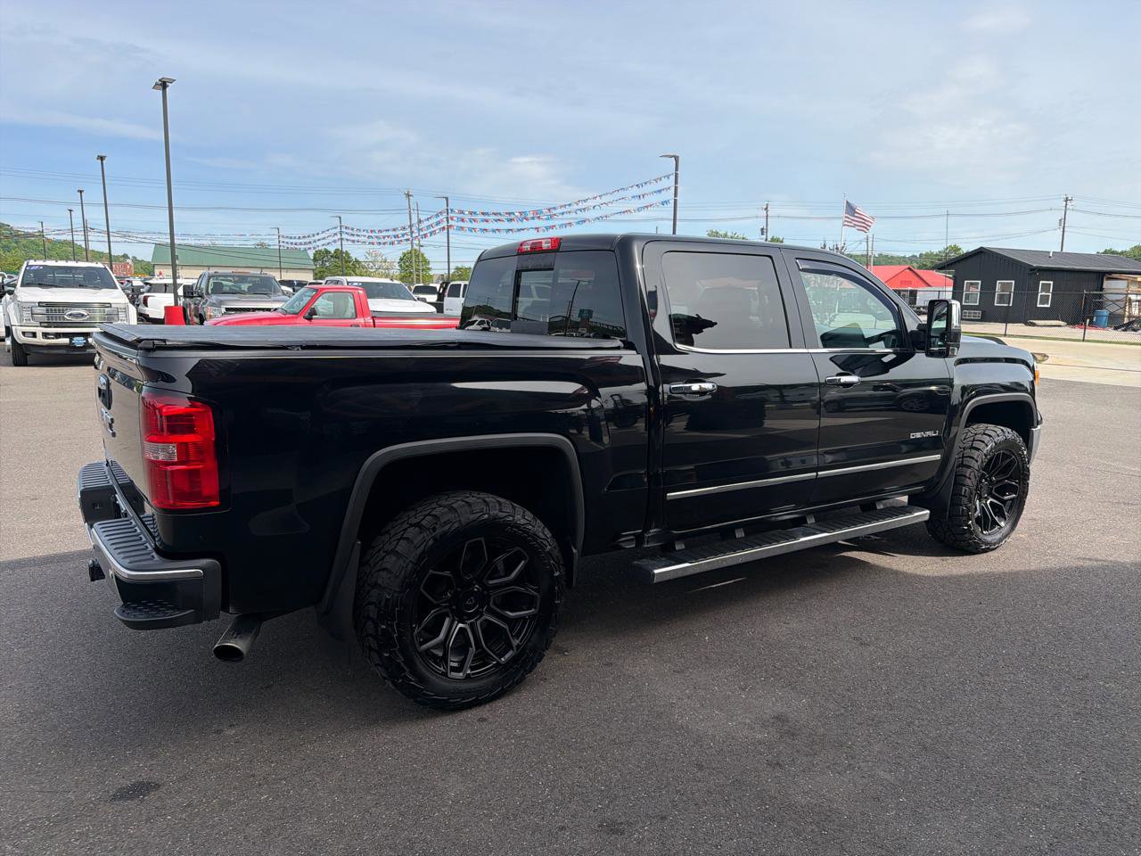Used 2015 GMC Sierra 1500 Denali w/ Driver Alert Package AWD/4WD image 4