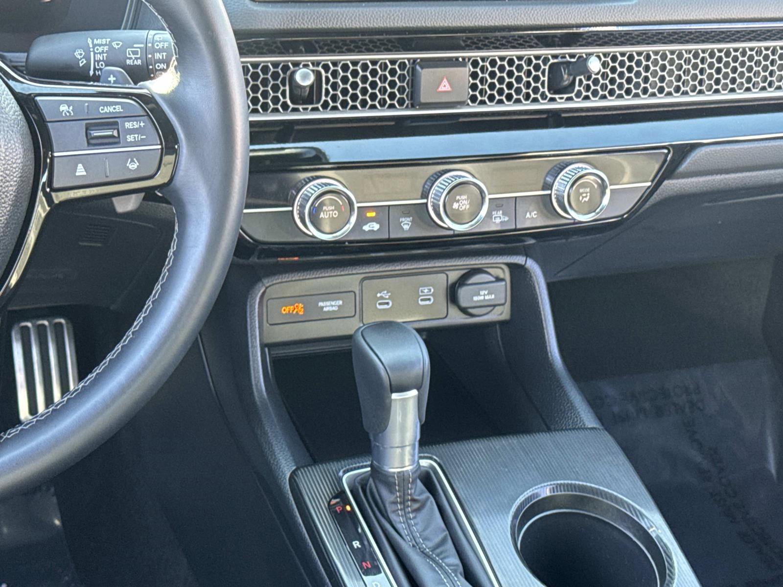 Used 2025 Honda Civic Sport image 4