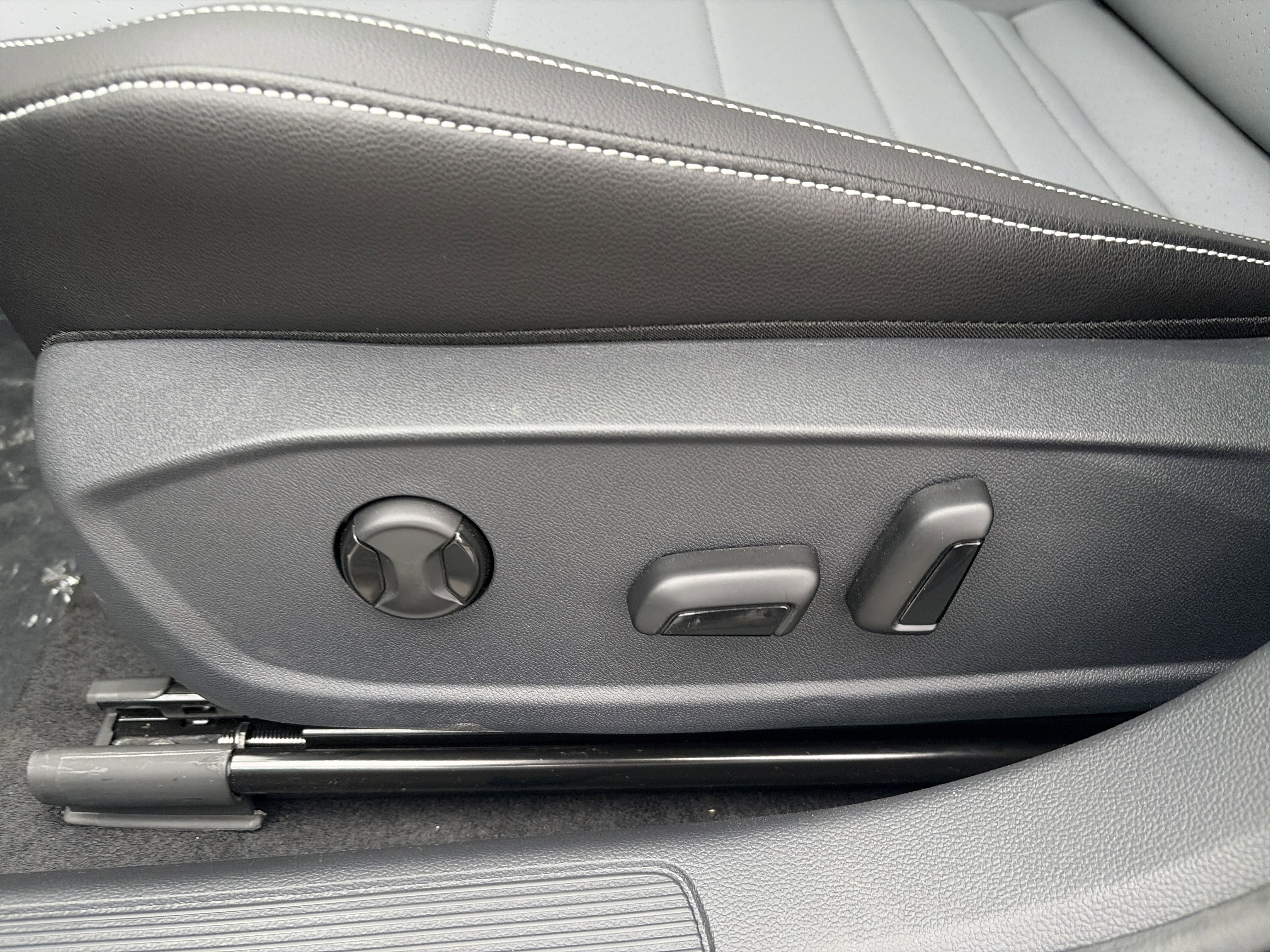 New 2026 Volkswagen Jetta SE image 11