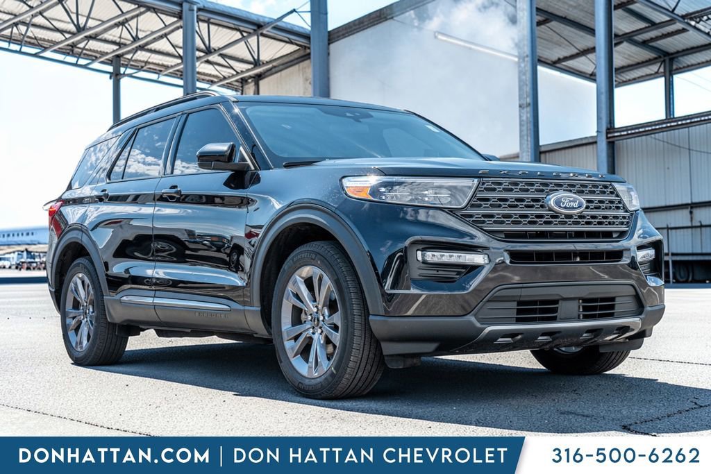 Used 2023 Ford Explorer XLT w/ Equipment Group 202A AWD/4WD image 40