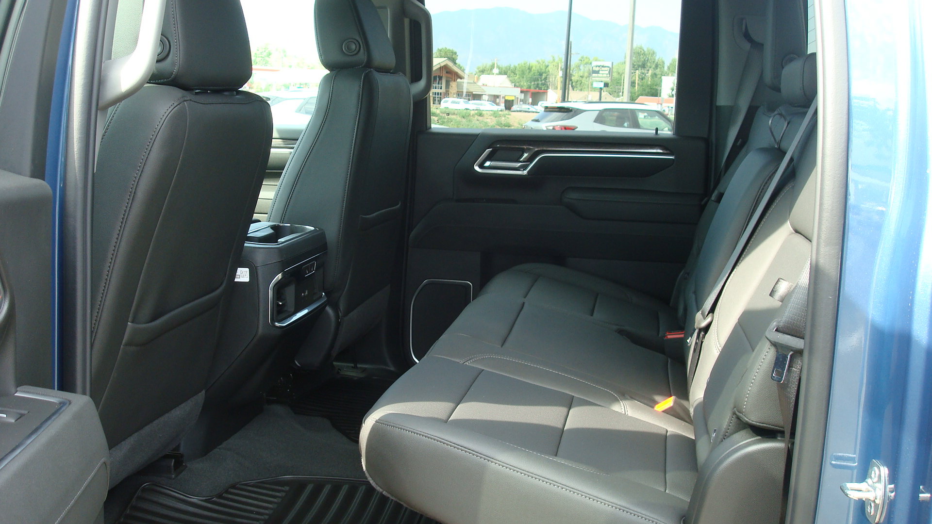 New 2026 Chevrolet Silverado 2500 LTZ w/ LTZ Plus Package AWD/4WD image 7