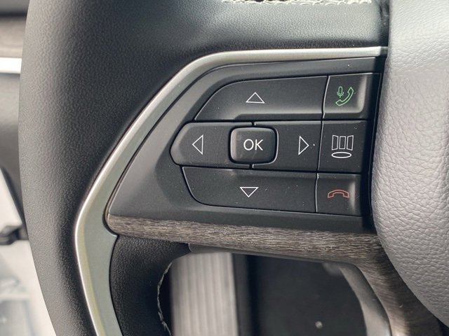 New 2025 Jeep Grand Cherokee Limited w/ Black Appearance Package image 17