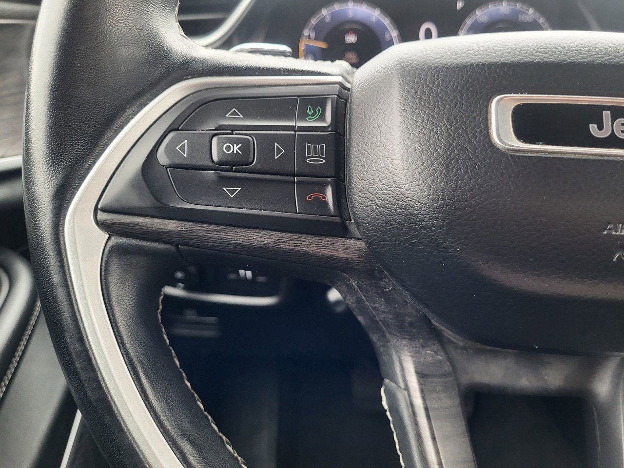 Used 2021 Jeep Grand Cherokee L Limited w/ Luxury Tech Group II image 7