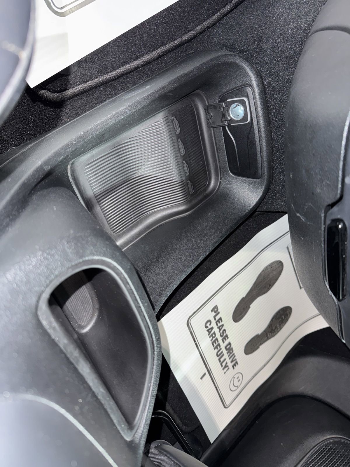 Used 2024 Chrysler Pacifica Select image 33