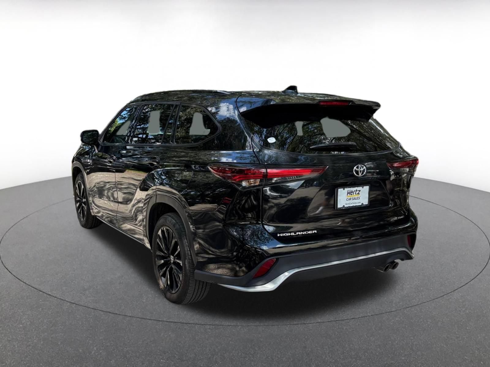 Used 2025 Toyota Highlander XSE AWD/4WD image 9