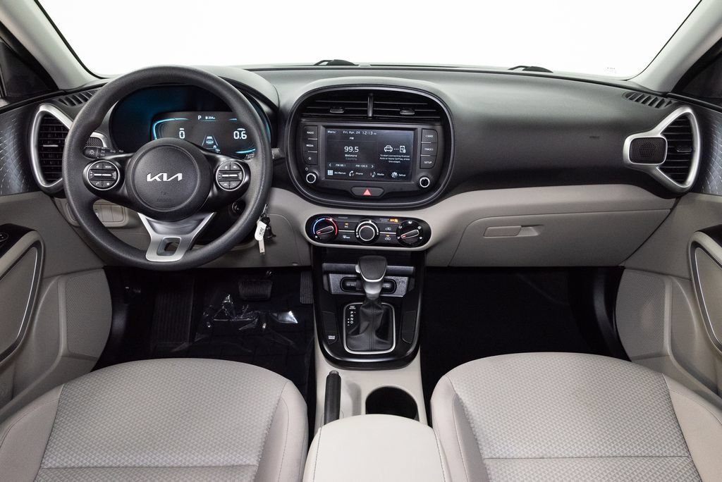 Certified 2025 Kia Soul LX w/ LX Technology Package FWD image 22