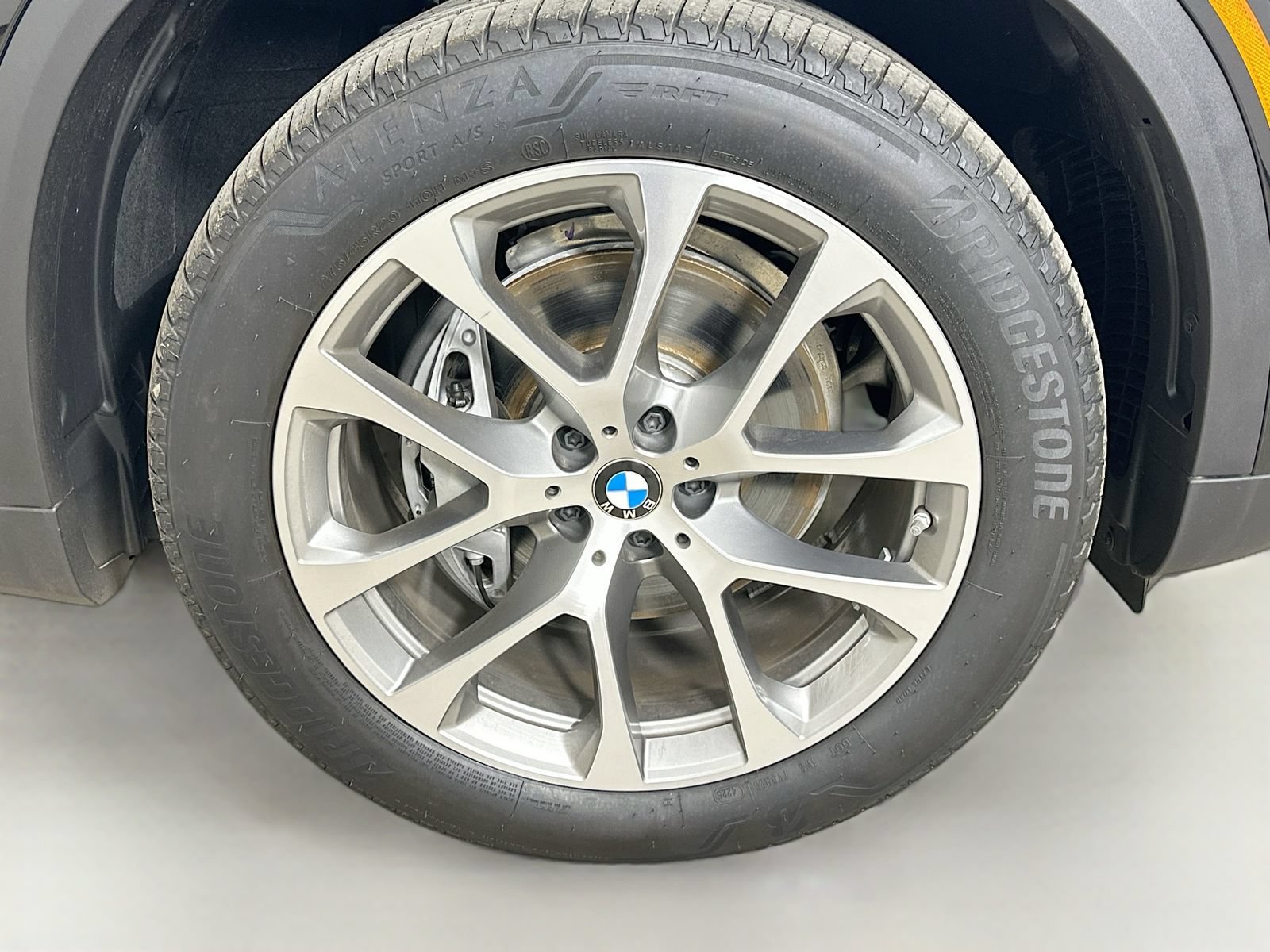 New 2026 BMW X5 xDrive40i w/ Climate Comfort Package AWD/4WD image 10