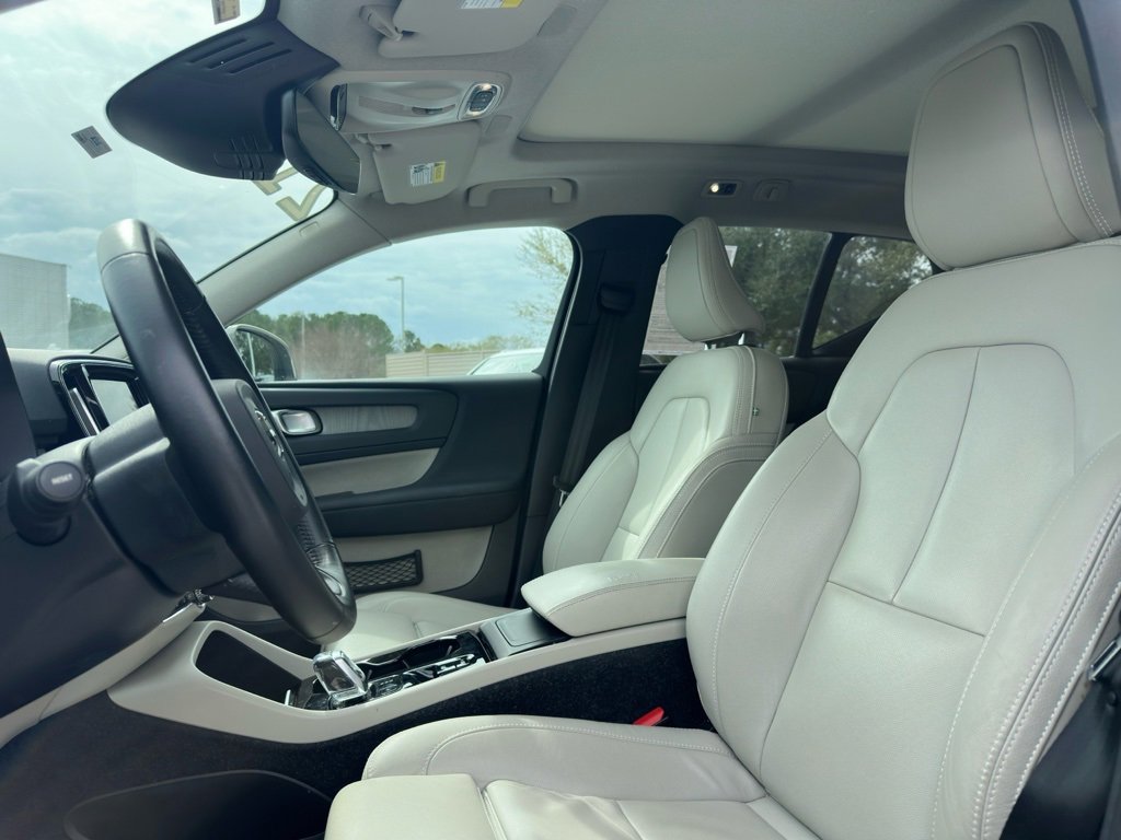 Used 2021 Volvo XC40 T5 Inscription w/ Advanced Package image 10