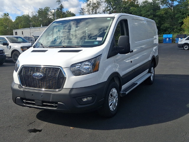 Certified 2025 Ford Transit 250 Low Roof w/ Exterior Upgrade Package RWD image 5